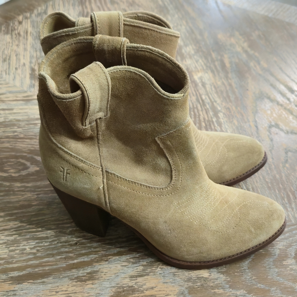 Frye Suede Western Ankle Boots Size 8 Tan Cowgirl Booties Stacked Heel - Picture 7 of 10
